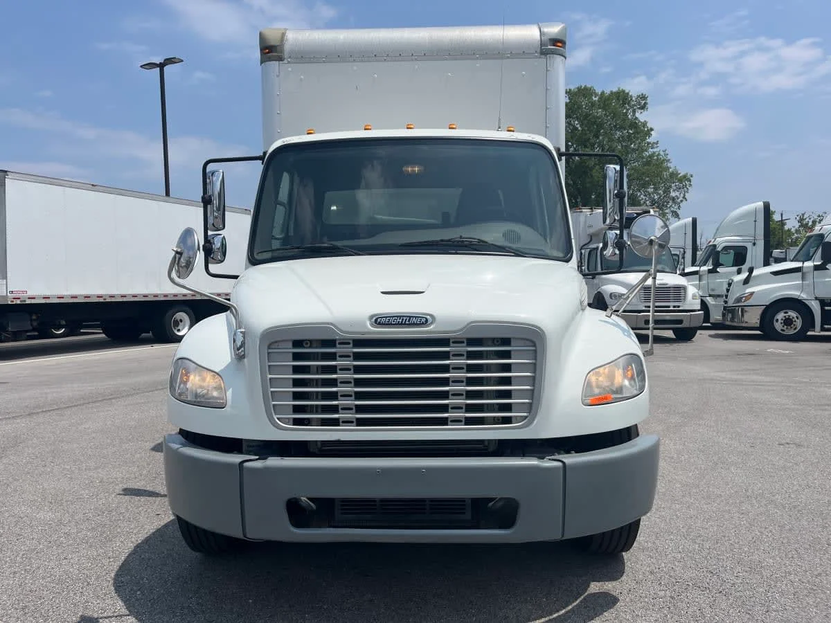 2018 Freightliner M2 106 in Beltsville, MD — photo 2