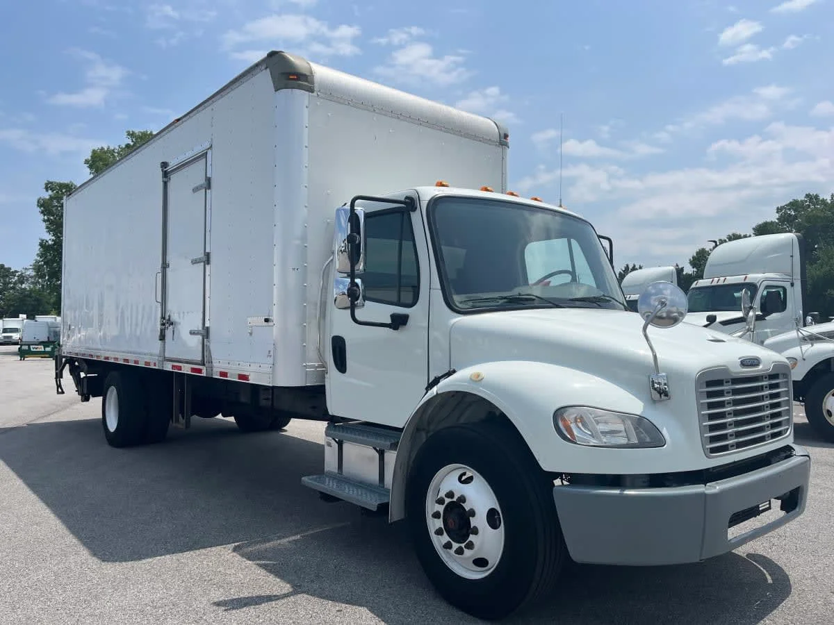 2018 Freightliner M2 106 in Beltsville, MD — photo 3