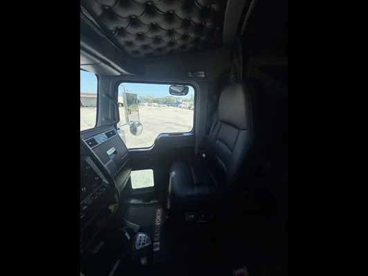 2027 Kenworth W900 in Van Buren, AR — photo 25