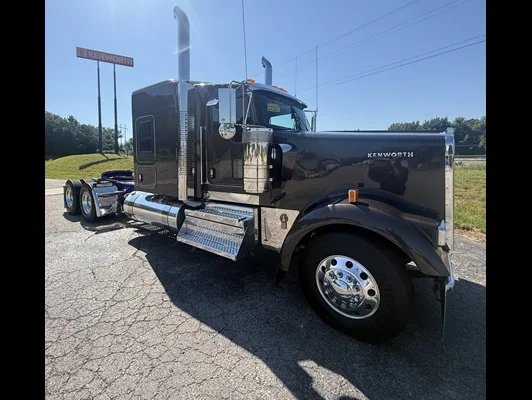 2027 Kenworth W900 in Van Buren, AR — photo 20