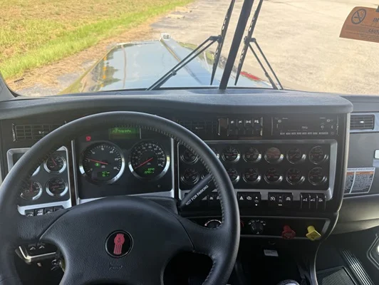 2027 Kenworth W900 in Van Buren, AR — photo 23