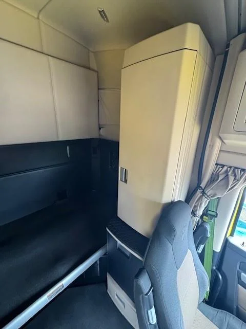 2023 Kenworth T680 - image 27