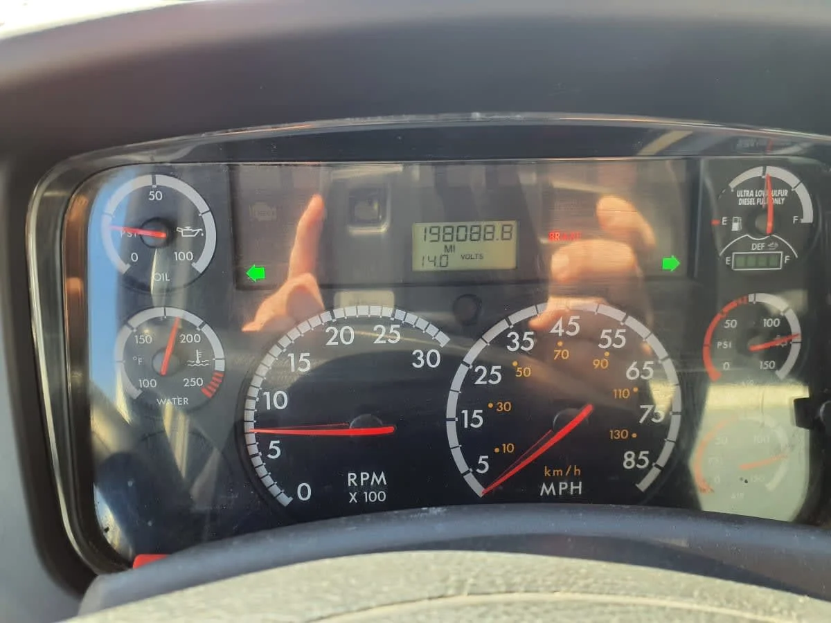 2014 Freightliner M2 106 - image 10