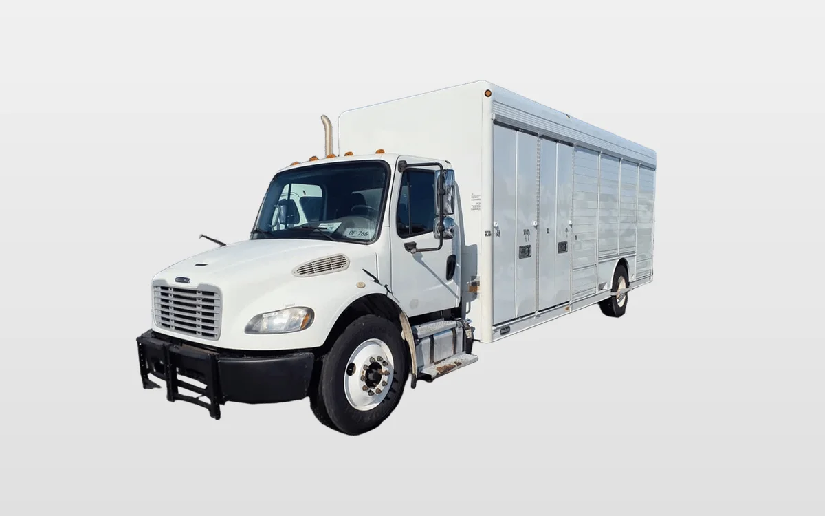 2014 Freightliner M2 106 - image 1