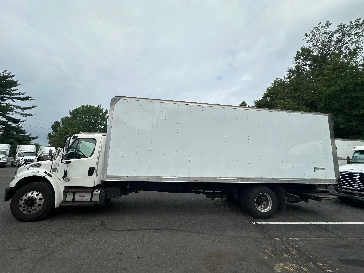 2020 Freightliner eM2 in Cranbury, NJ — photo 4