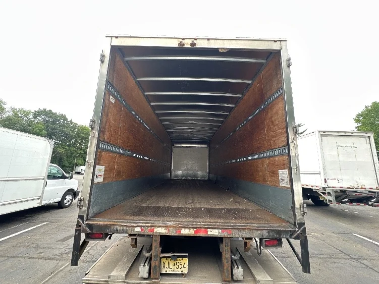 2020 Freightliner eM2 in Cranbury, NJ — photo 8