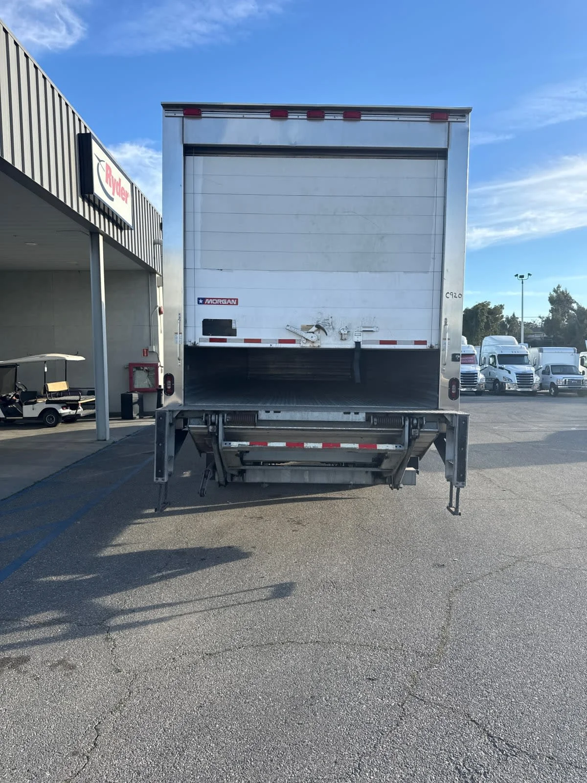 2018 International 4300 - image 5