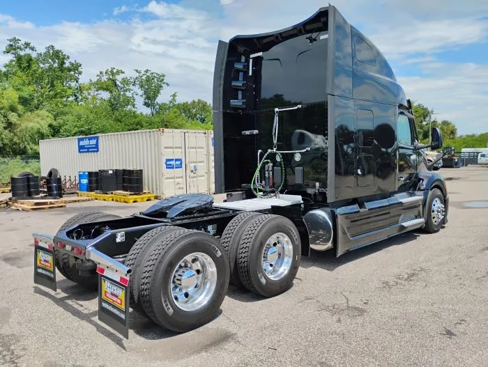 2023 Peterbilt 579 — photo 8