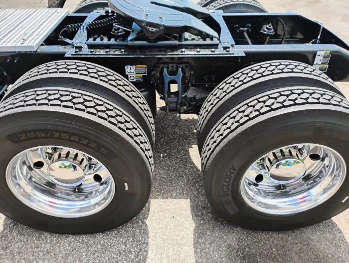 2023 Peterbilt 579 — photo 5