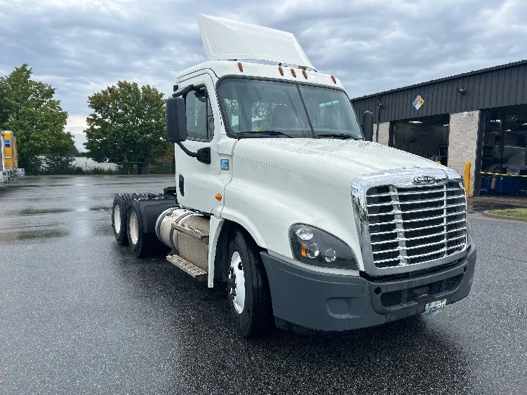 2020 Freightliner Cascadia in Greensboro, NC — photo 3