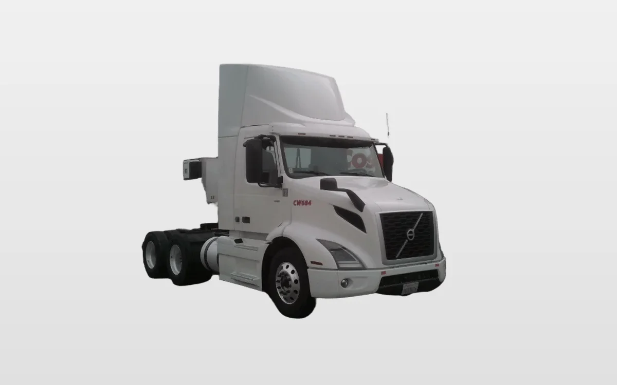 2021 Volvo VNR 640 - image 1