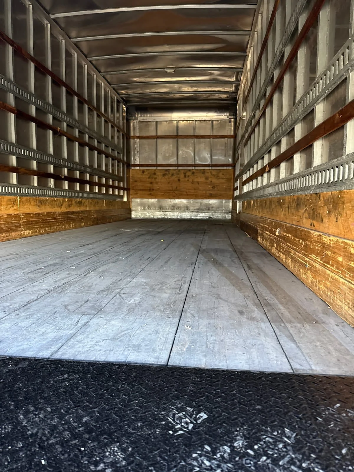 2019 International MV - image 8