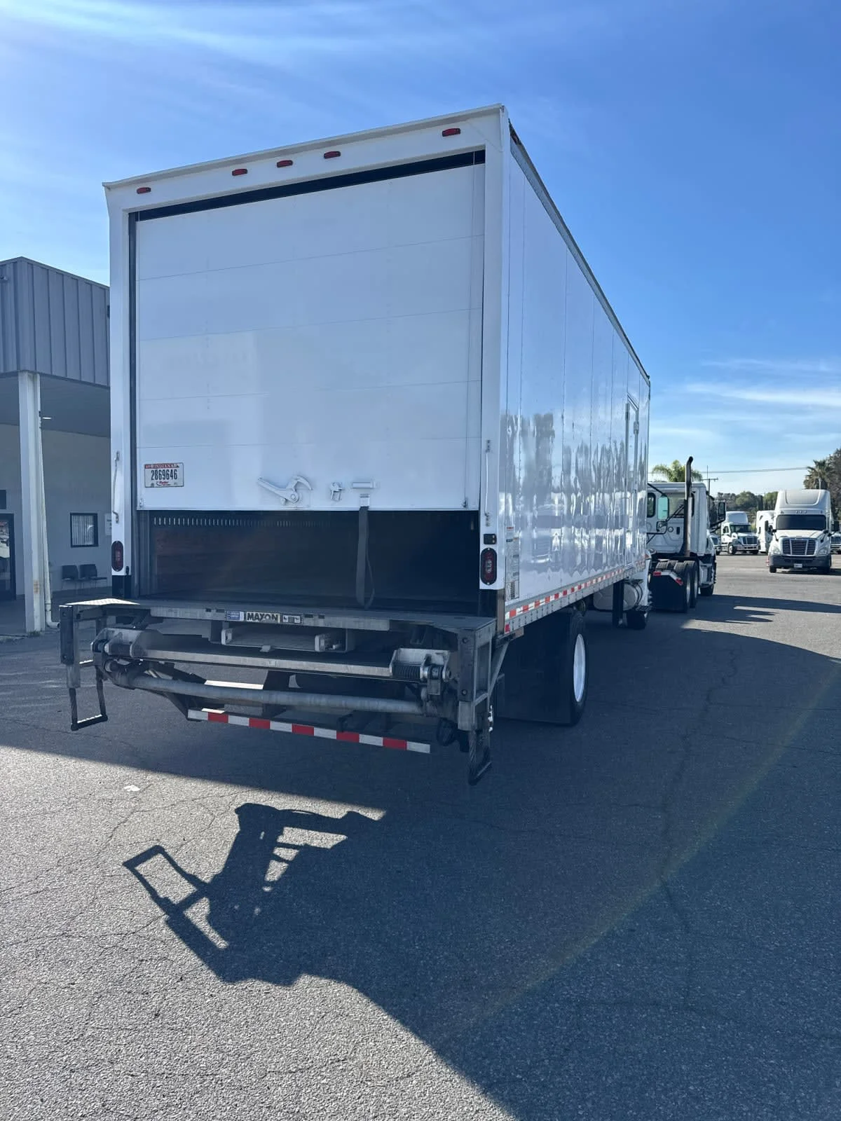 2019 International MV - image 4