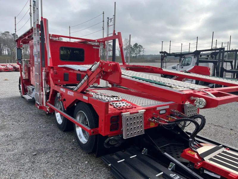 2025 Peterbilt 589 in Duncan, SC — photo 3