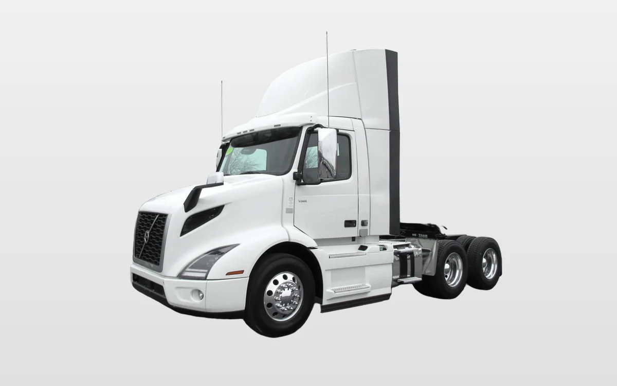 2020 Volvo - image 1