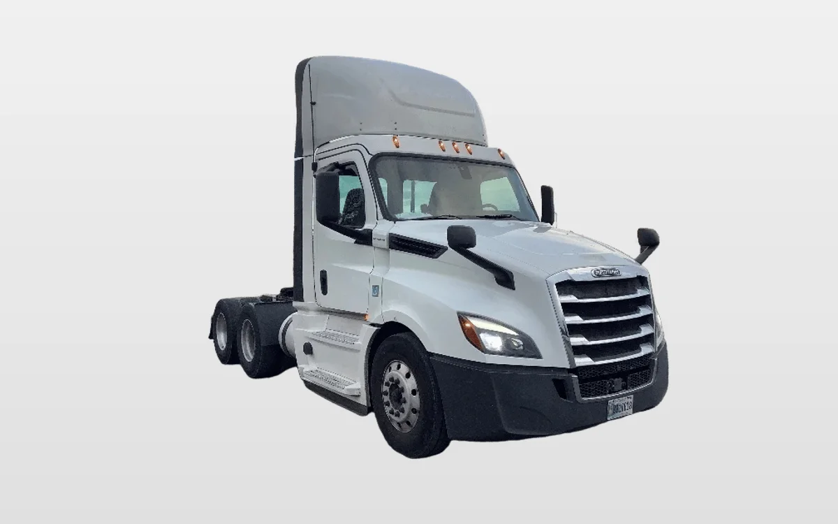 2019 Freightliner Cascadia - image 1