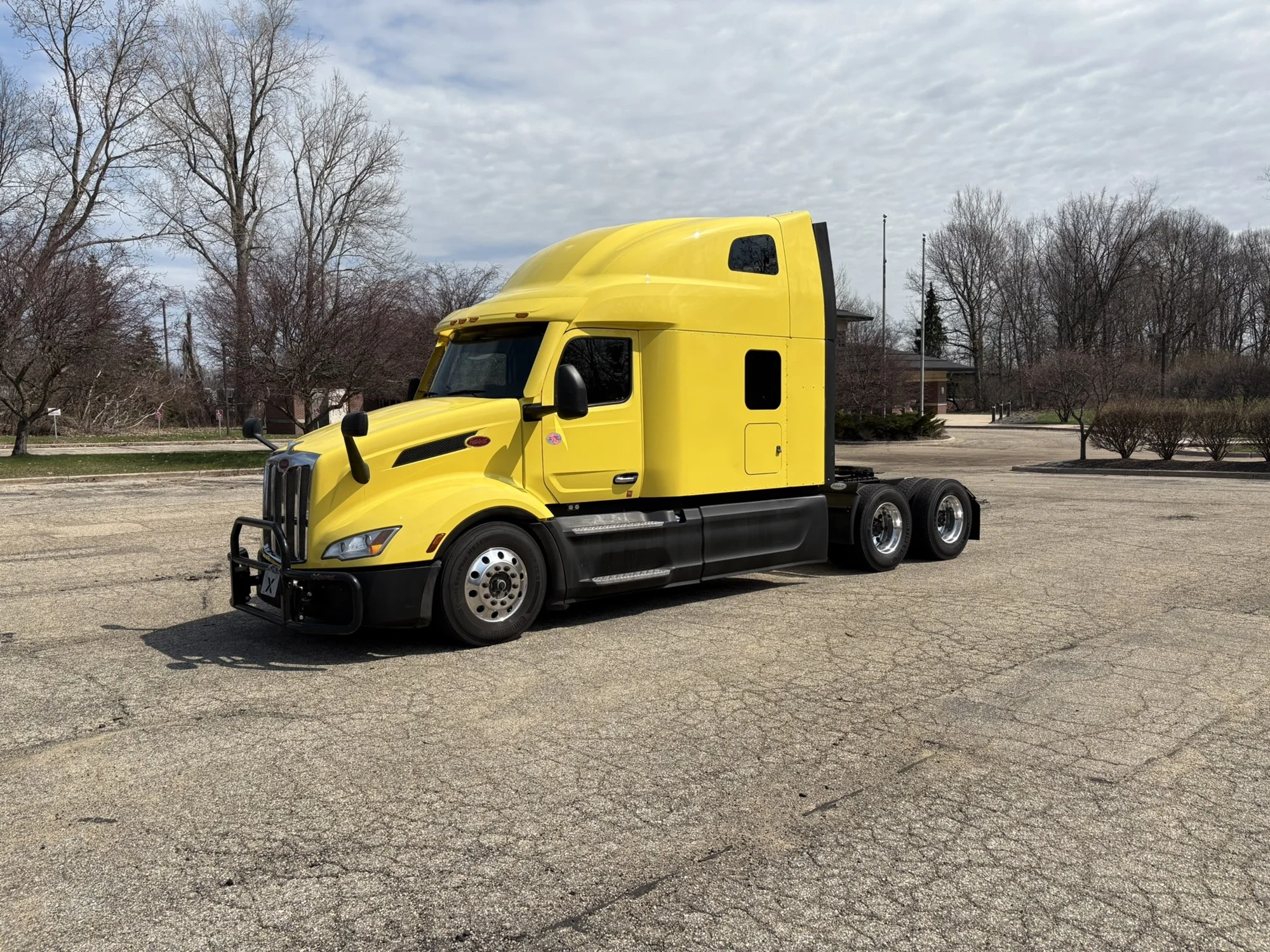 2023 Peterbilt 579 in West Michigan International, MI