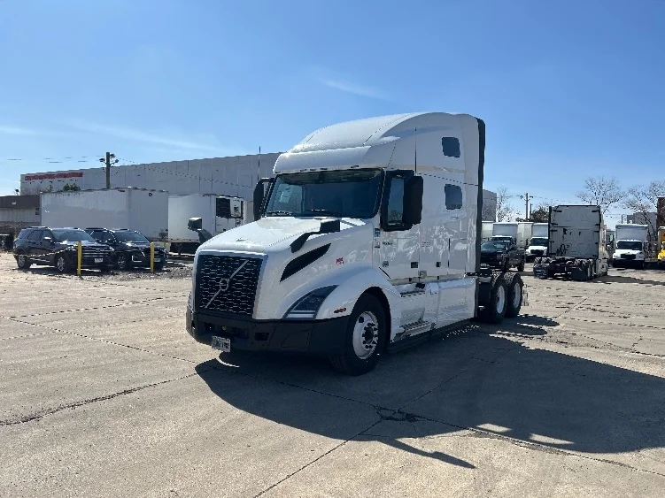 2023 Volvo VNL 760 - image 3