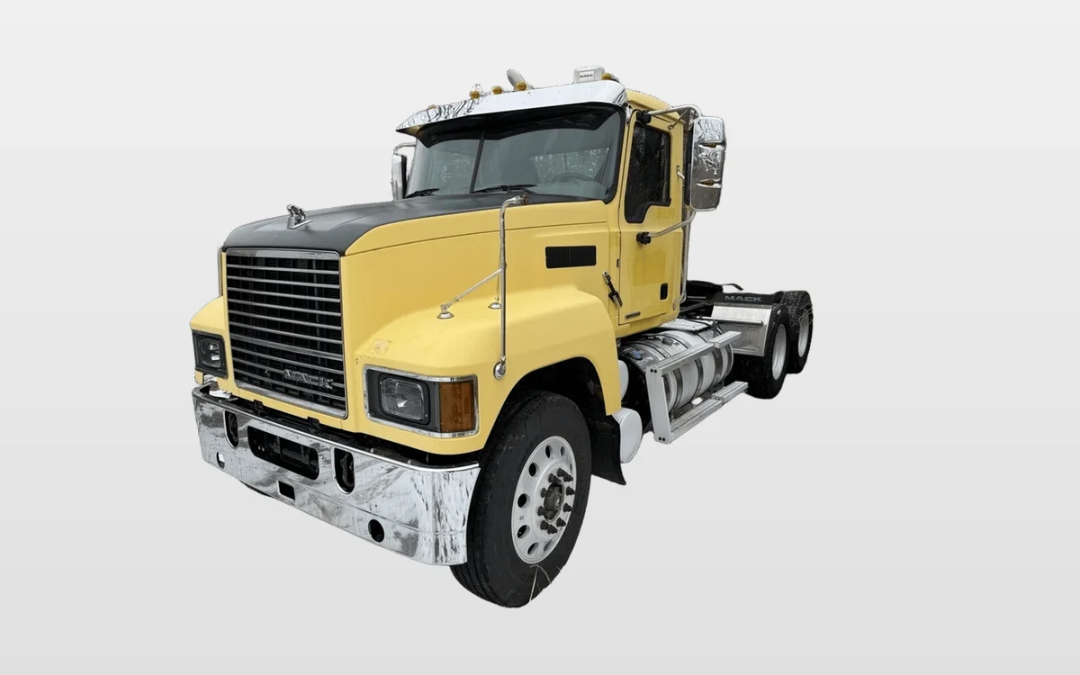 2020 Mack Pinnacle - image 1
