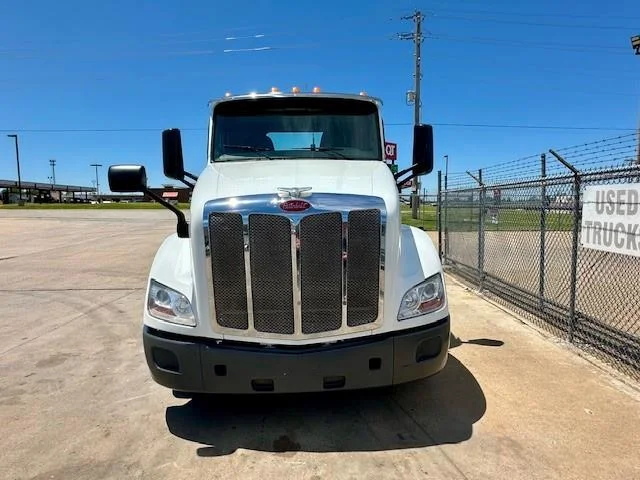 2021 Peterbilt 579 - image 9