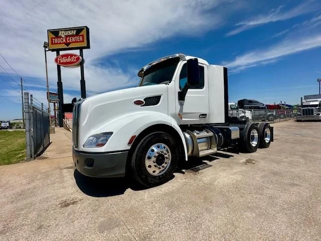2021 Peterbilt 579 - image 3