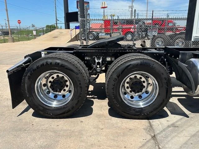 2021 Peterbilt 579 in Tulsa, OK — photo 10