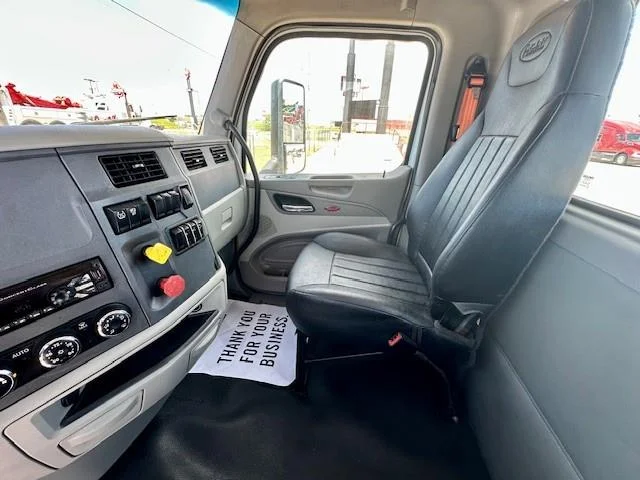 2021 Peterbilt 579 - image 14