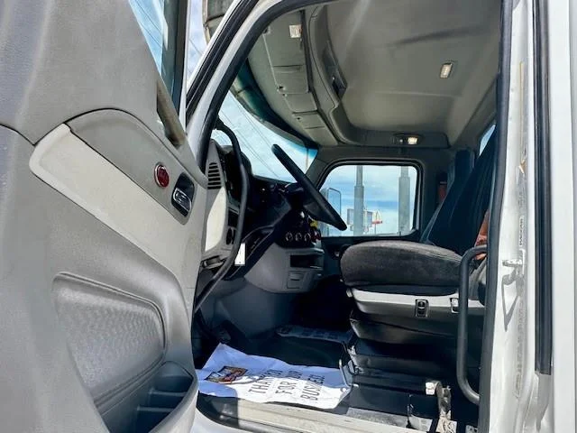 2021 Peterbilt 579 in Tulsa, OK — photo 12