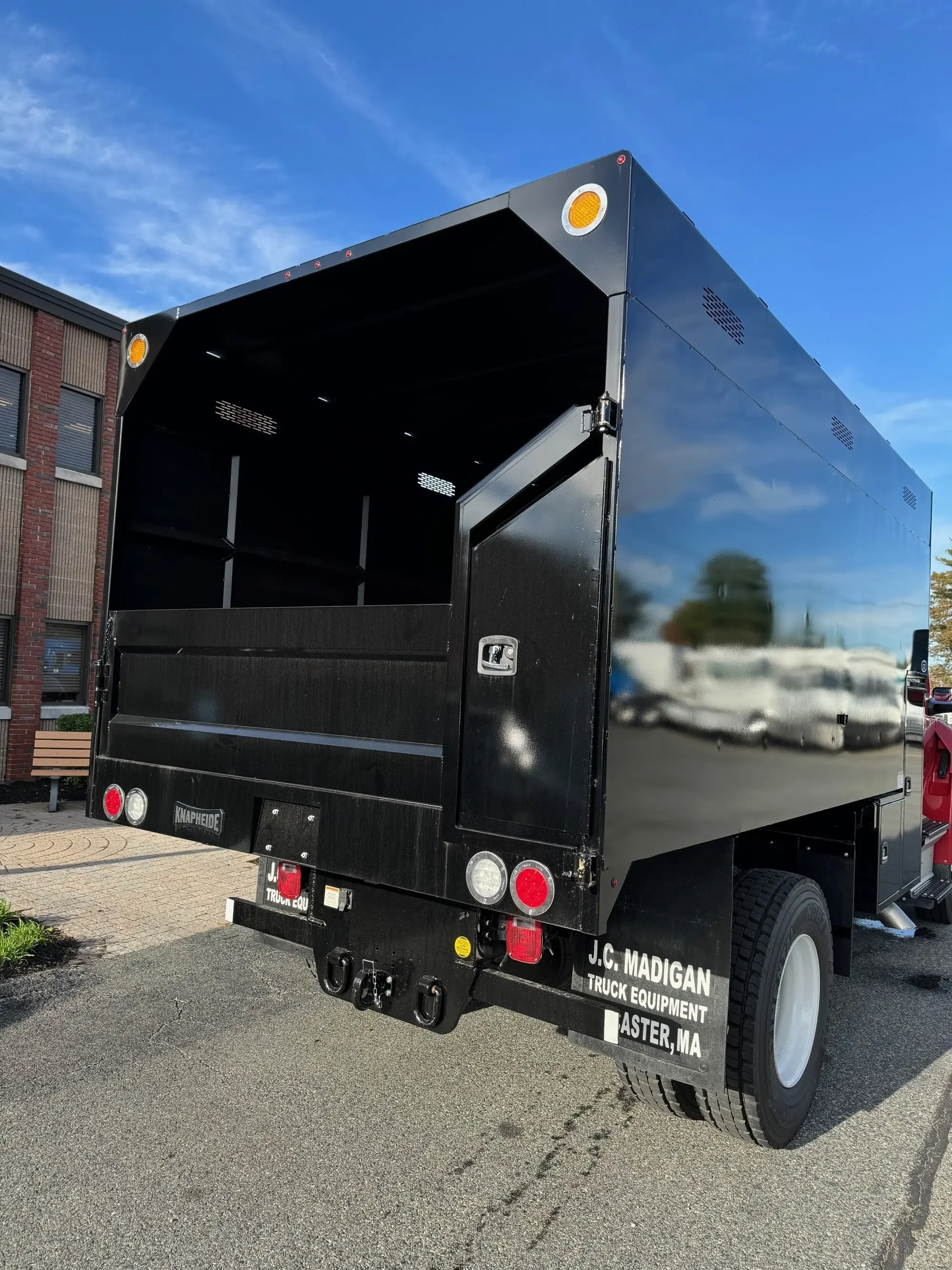 2025 International MV - image 7