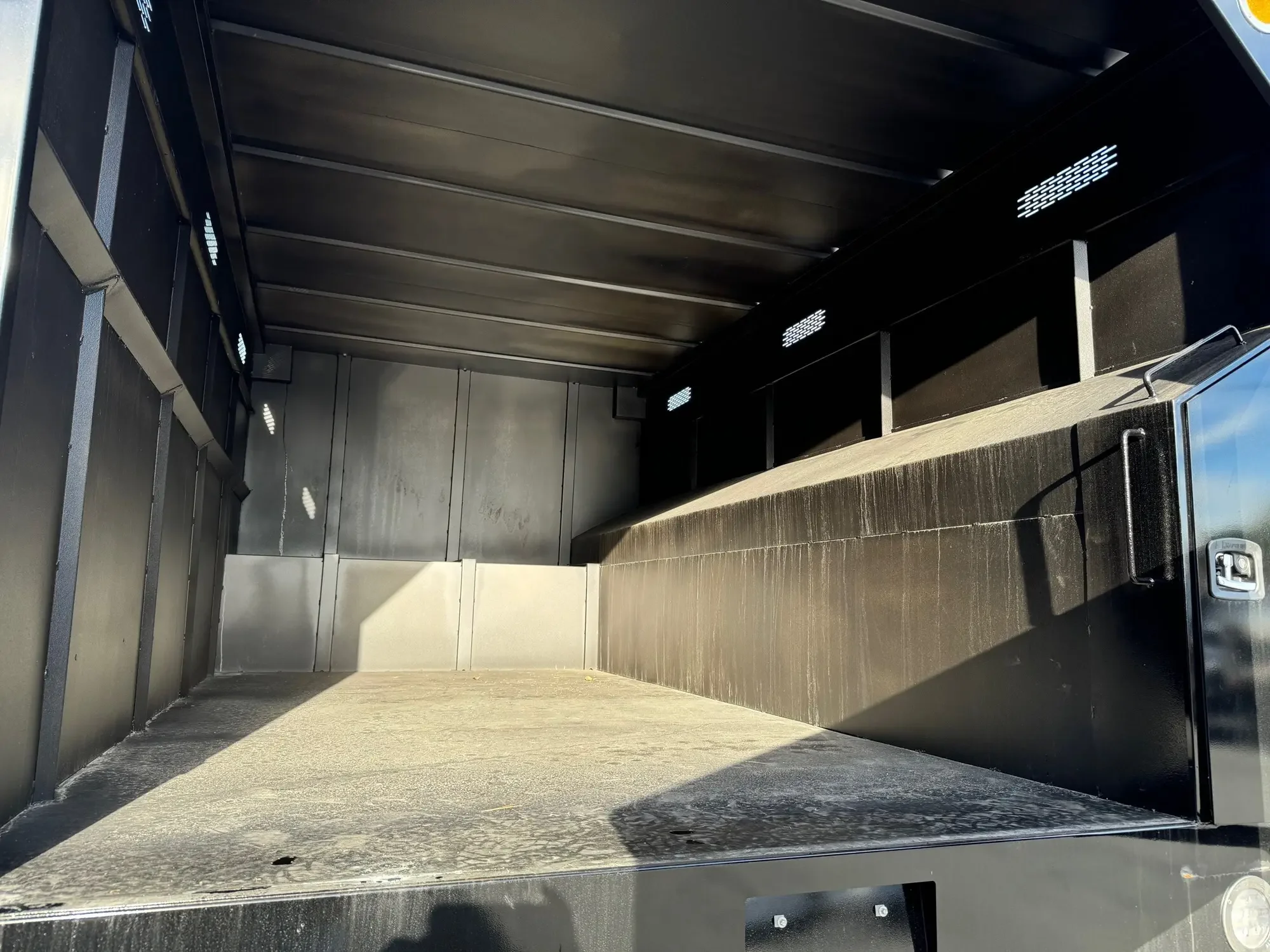 2025 International MV - image 12