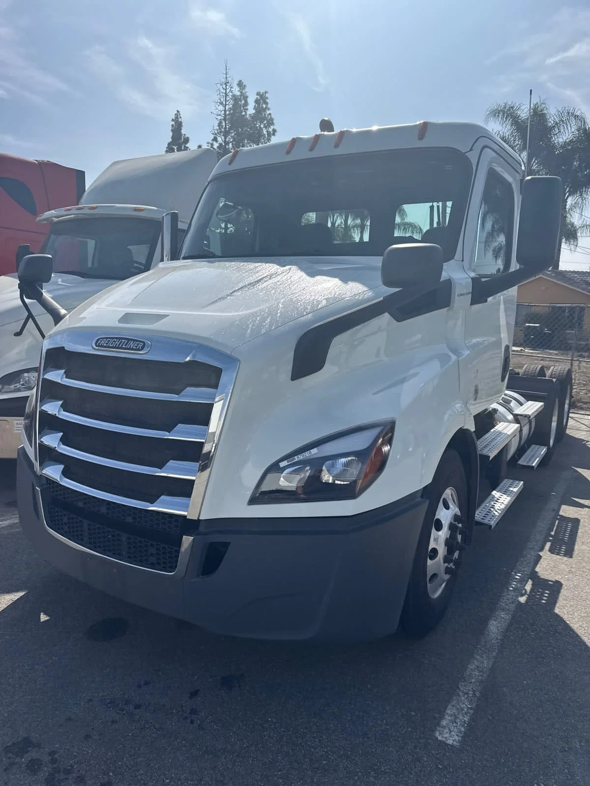 2019 Freightliner Cascadia in Pomona, CA — photo 3