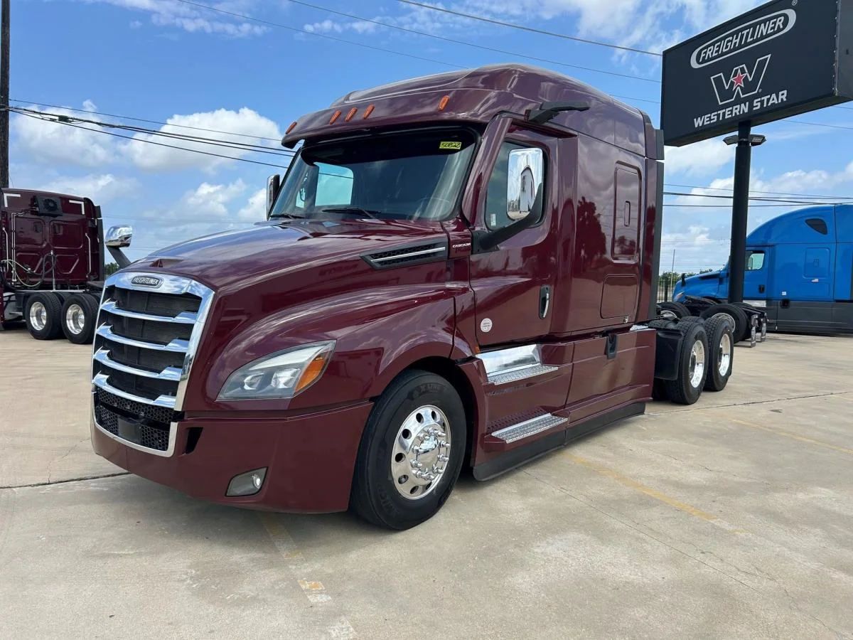 2023 Freightliner Cascadia in Springdale, AR