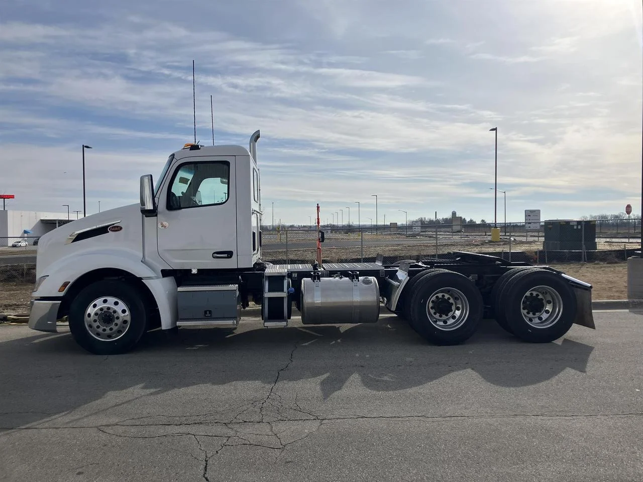 2027 Peterbilt 579 in Rochester, MN — photo 3