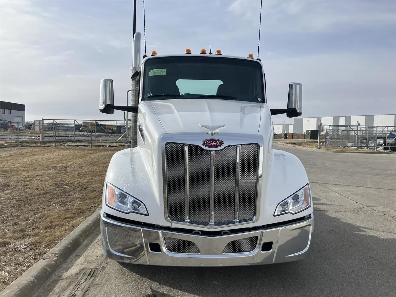 2027 Peterbilt 579