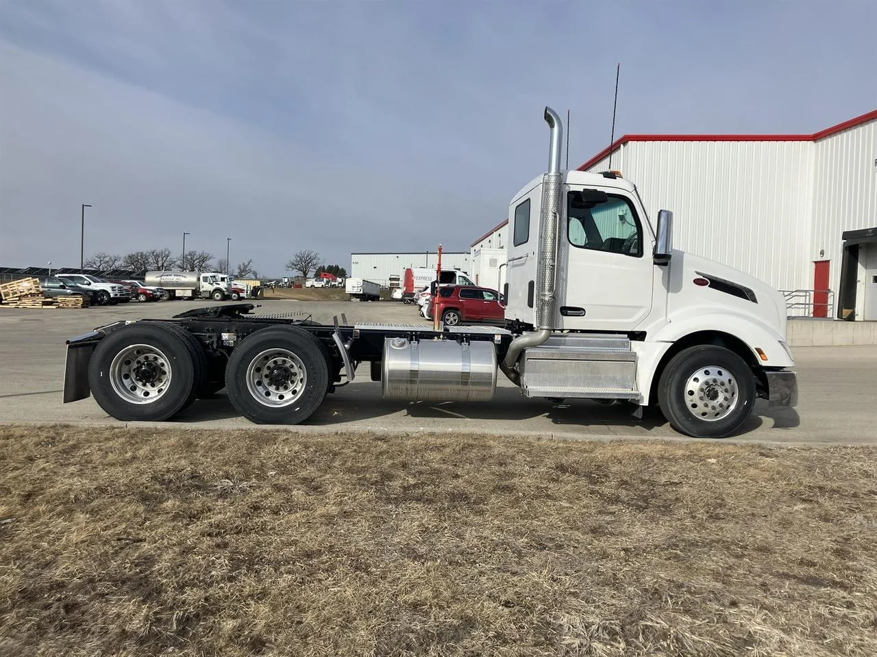 2027 Peterbilt 579 in Rochester, MN — photo 4