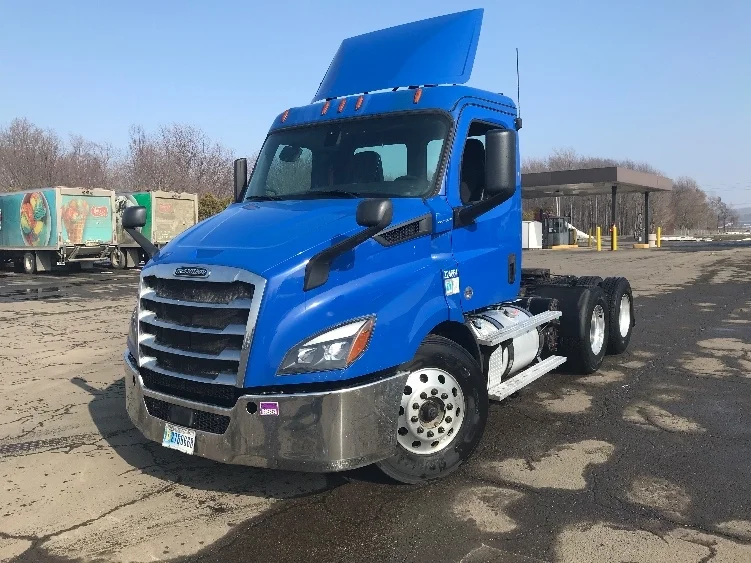 2019 Freightliner Cascadia in Fredonia, NY — photo 3