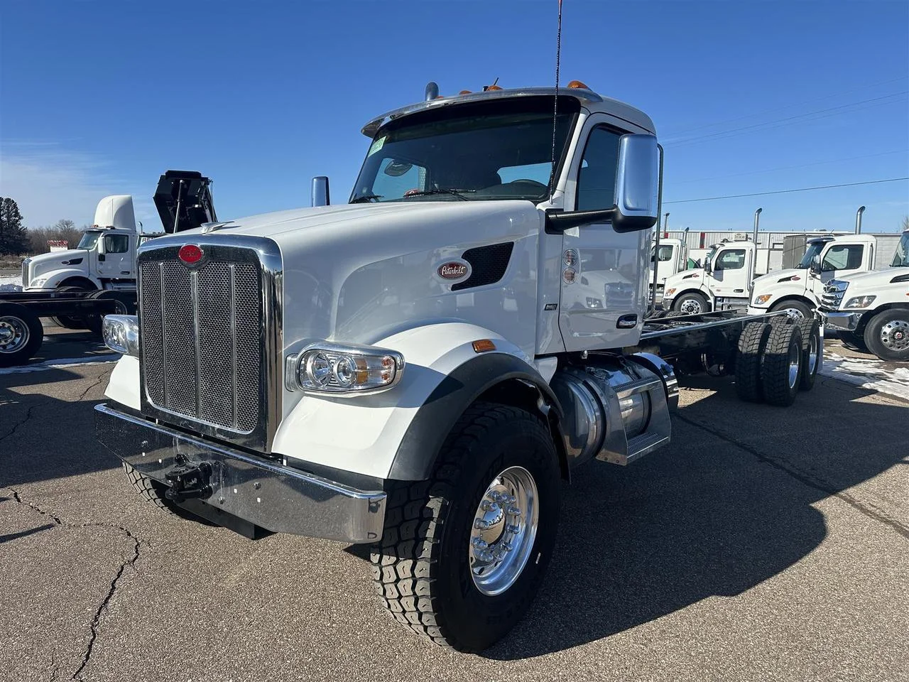 2025 Peterbilt 567 - image 10