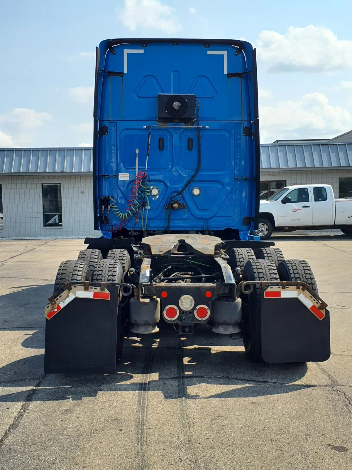 2020 Freightliner Cascadia in Oak Creek, WI — photo 5