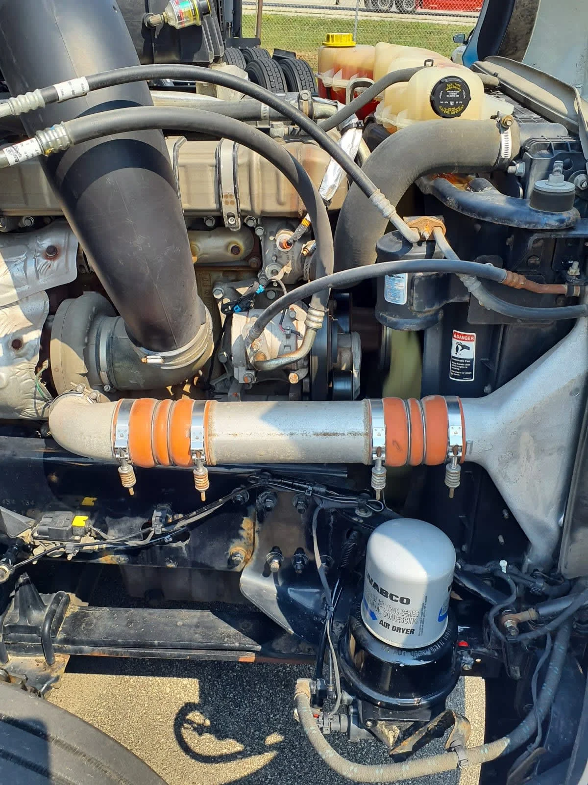 2020 Freightliner Cascadia in Oak Creek, WI — photo 14