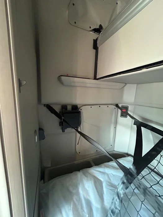 2026 Peterbilt 579 - image 8