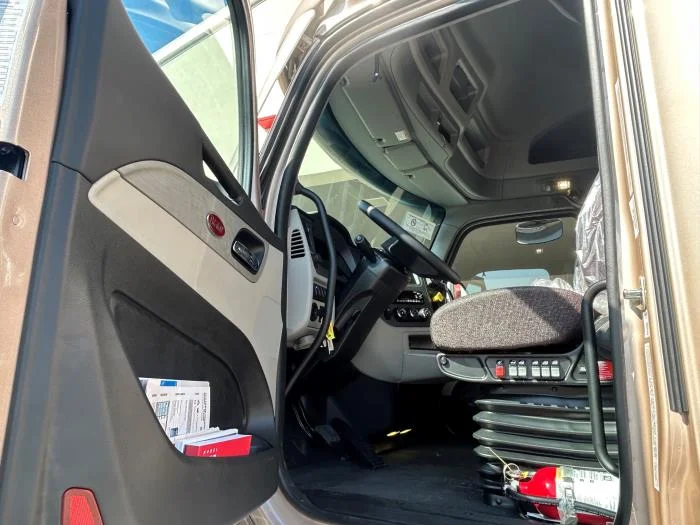 2026 Peterbilt 579 - image 2