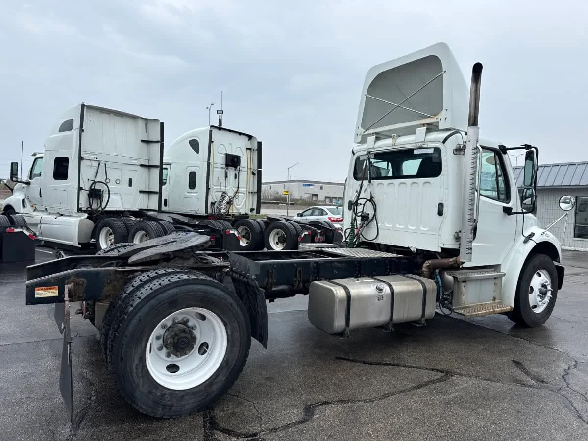 2022 Freightliner M2 106 in Oak Creek, WI — photo 4