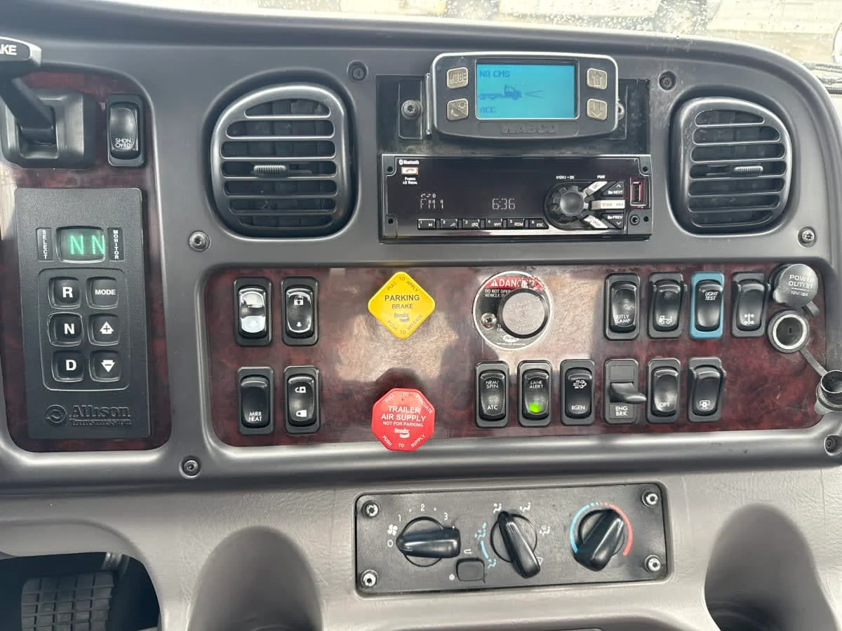2022 Freightliner M2 106 in Oak Creek, WI — photo 10