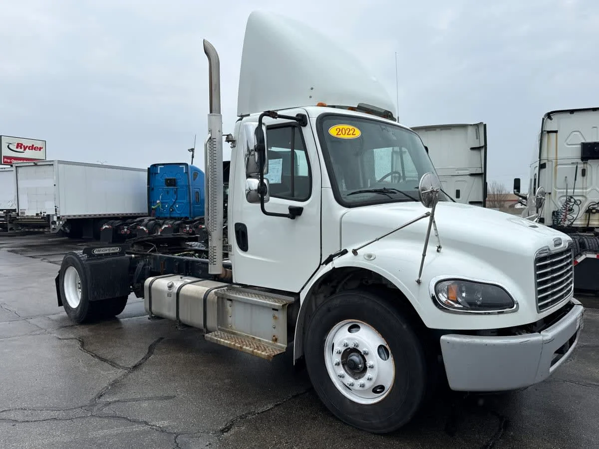 2022 Freightliner M2 106 in Oak Creek, WI — photo 3
