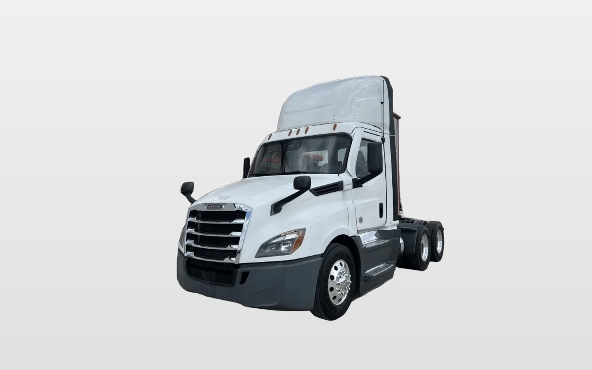 2021 FREIGHTLINER CASCADIA 126 - image 1