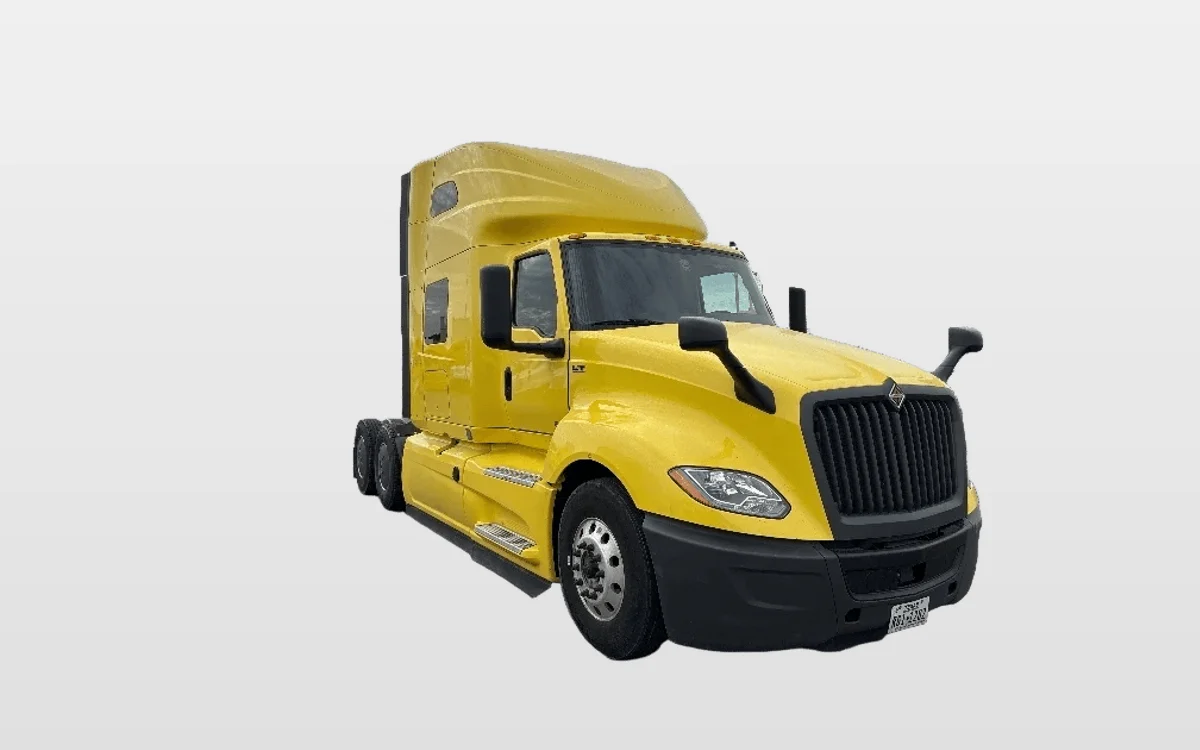 2022 International LT - image 1