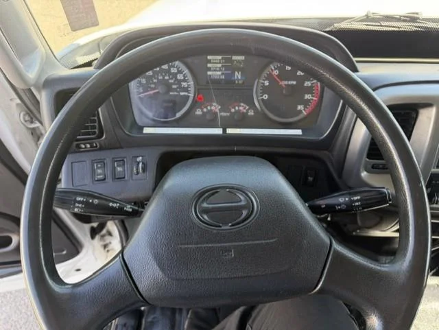 2020 Hino 268 — photo 13