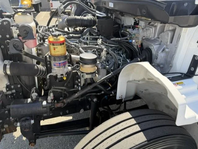 2020 Hino 268 — photo 16