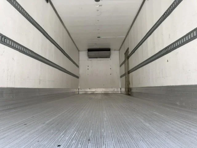 2020 Hino 268 — photo 8