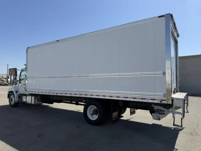2020 Hino 268 — photo 7